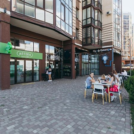 Atlant Luxury Big Family Five Apart On Golovna Поряд З Тц Депот Wi Fi 24 На 7 Chernivtsi Exterior photo