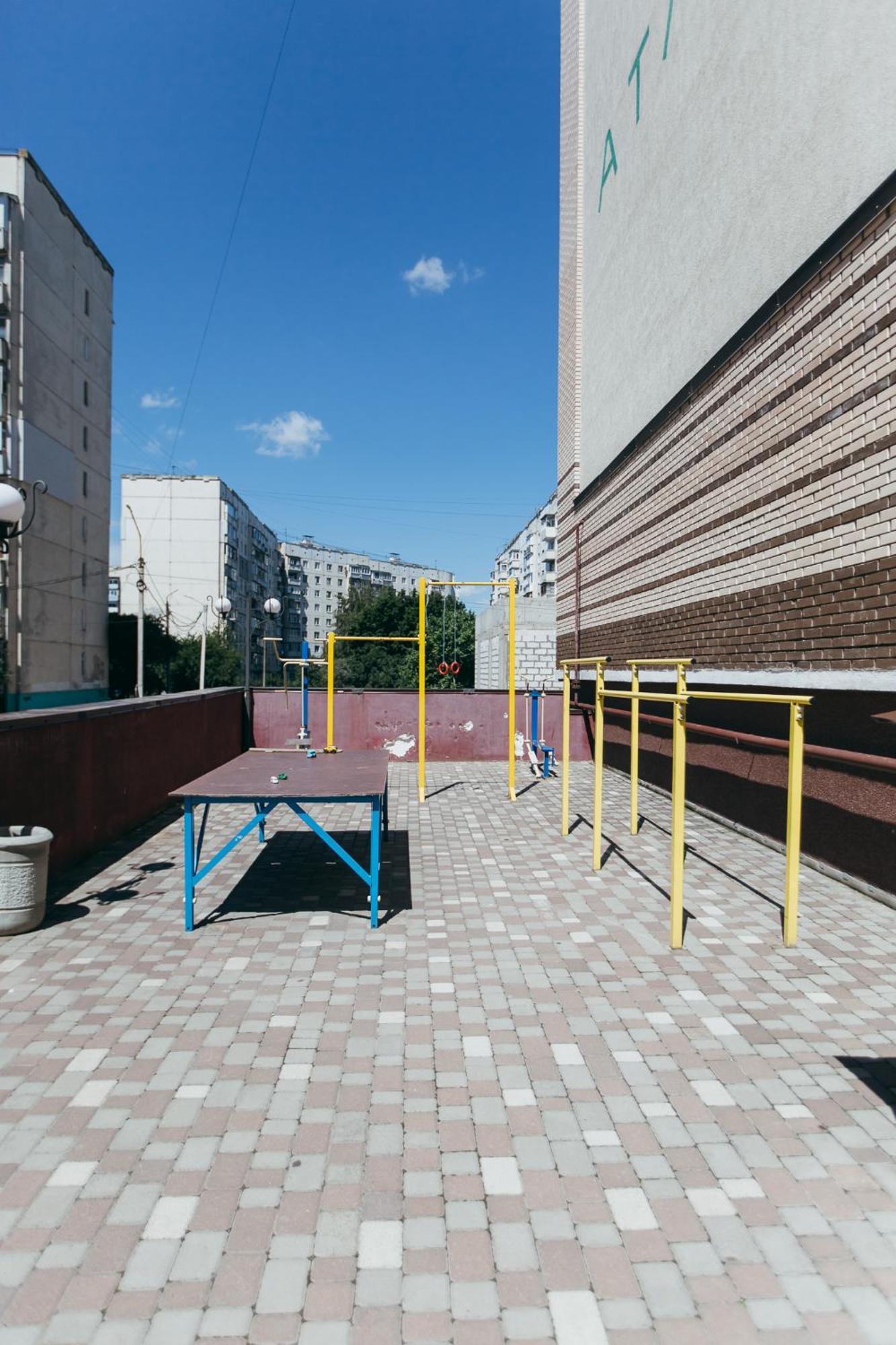 Atlant Luxury Big Family Five Apart On Golovna Поряд З Тц Депот Wi Fi 24 На 7 Chernivtsi Exterior photo